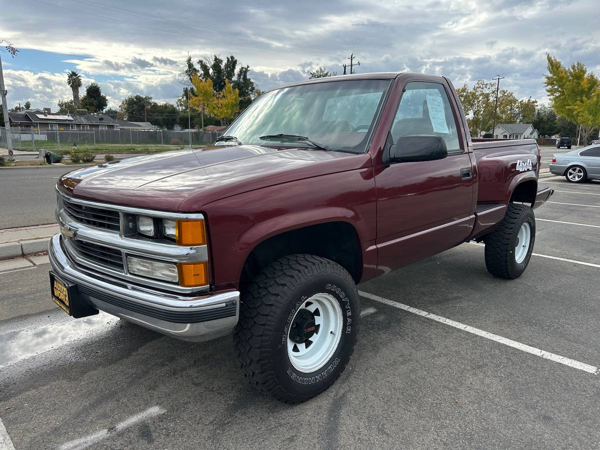 Chevrolet-gmt-400-conventional-cab-1988