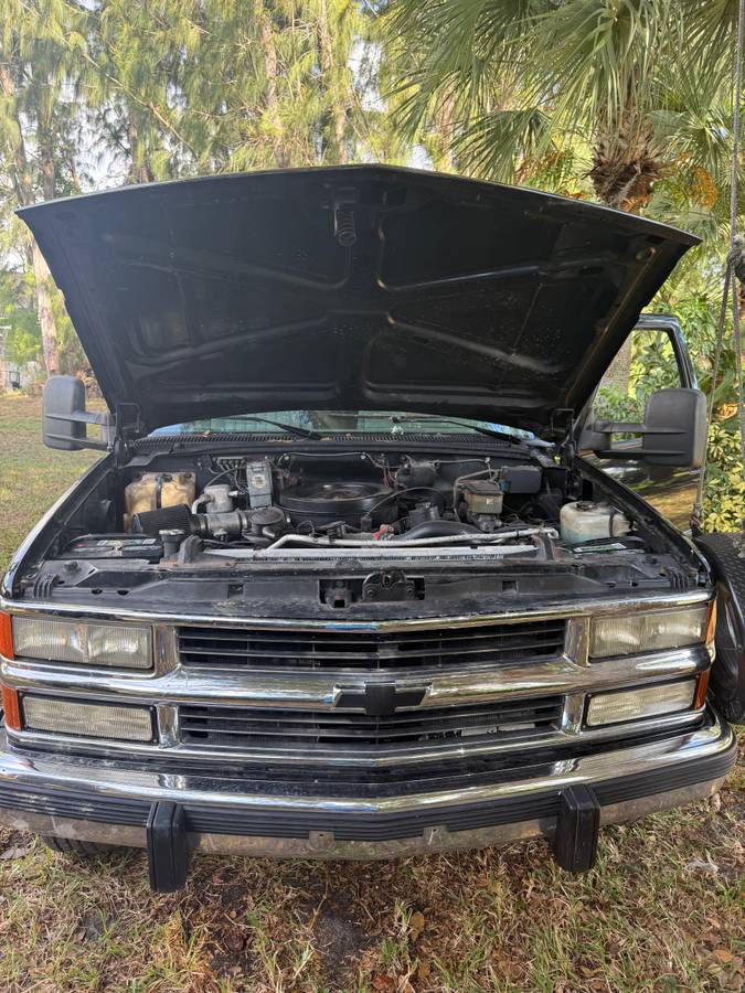 Chevrolet-gmt-400-diesel-1993-black-1