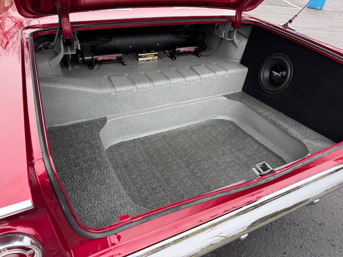 Chevrolet-impala-1961-custom-251