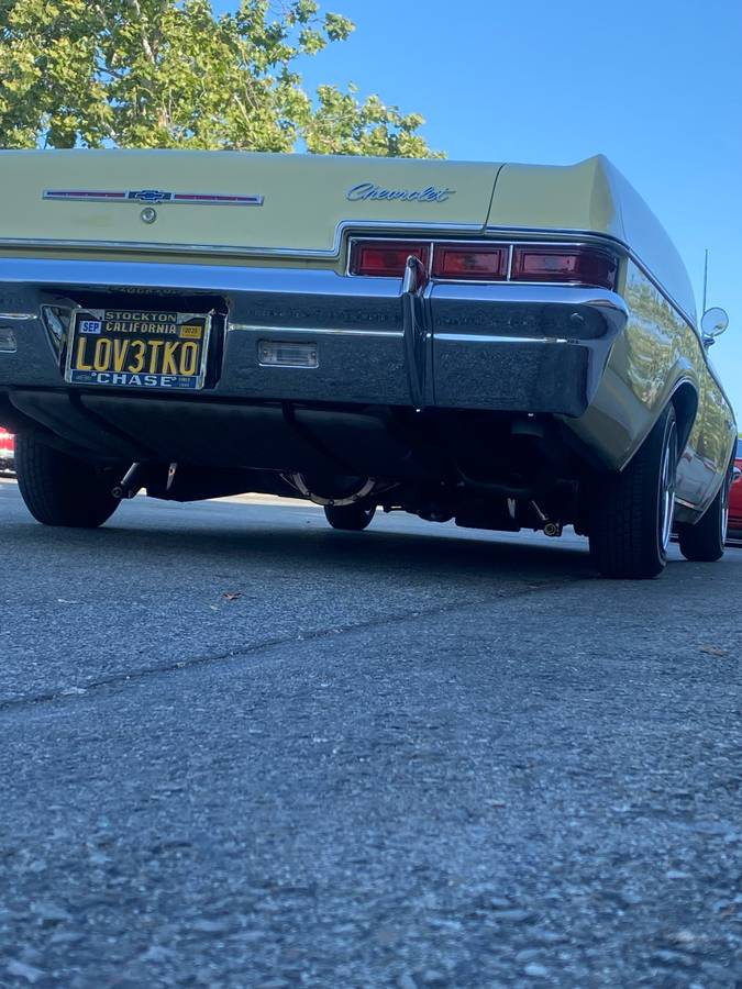 Chevrolet-impala-1966-yellow-10