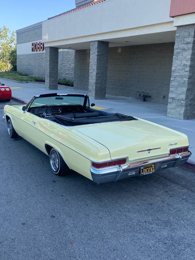 Chevrolet-impala-1966-yellow-12