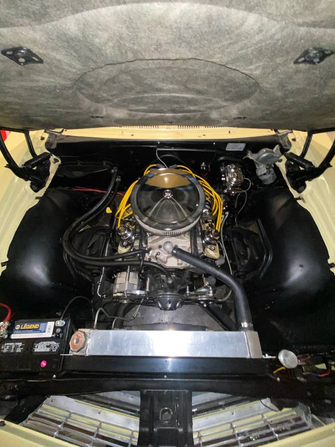 Chevrolet-impala-1966-yellow-21