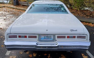 Chevrolet-impala-1975-3