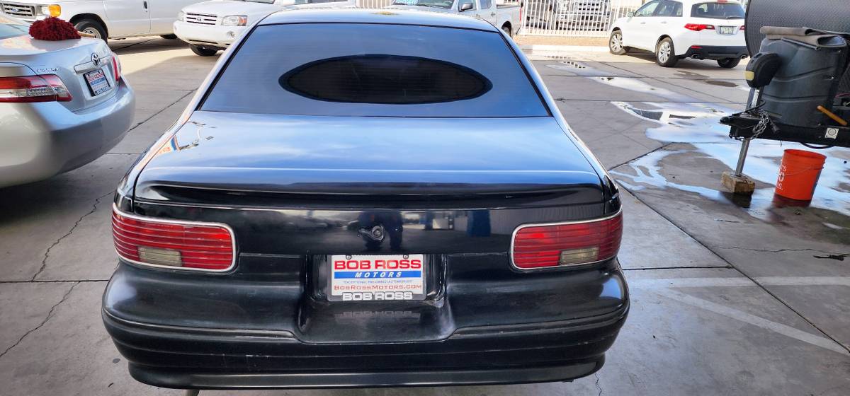 Chevrolet-impala-ss-1996-black-1