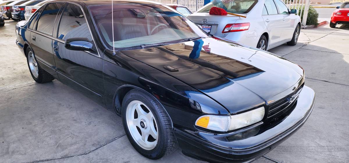 Chevrolet-impala-ss-1996-black-16