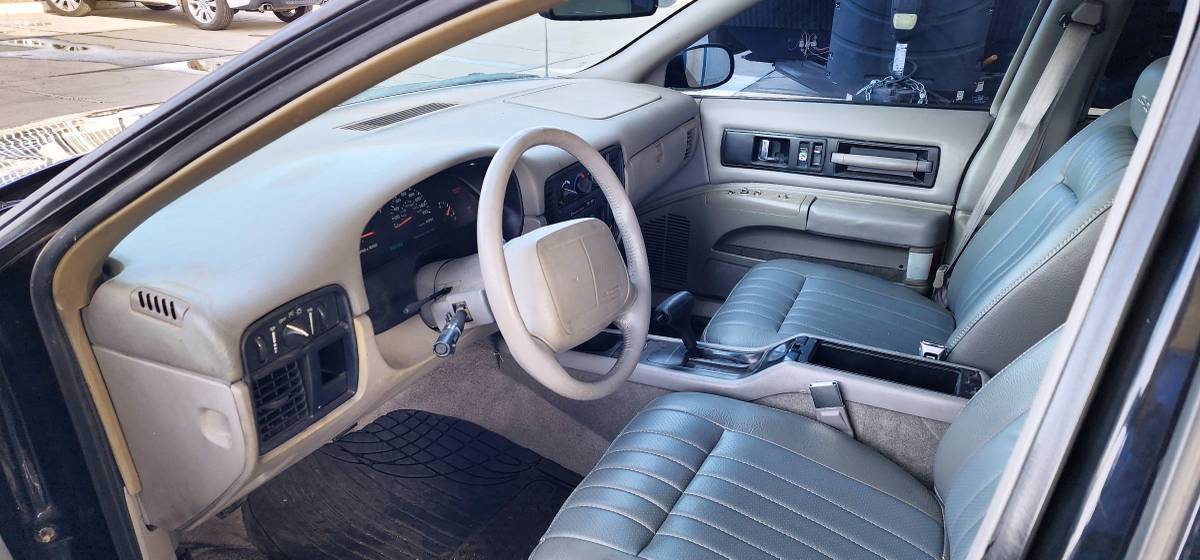 Chevrolet-impala-ss-1996-black-3