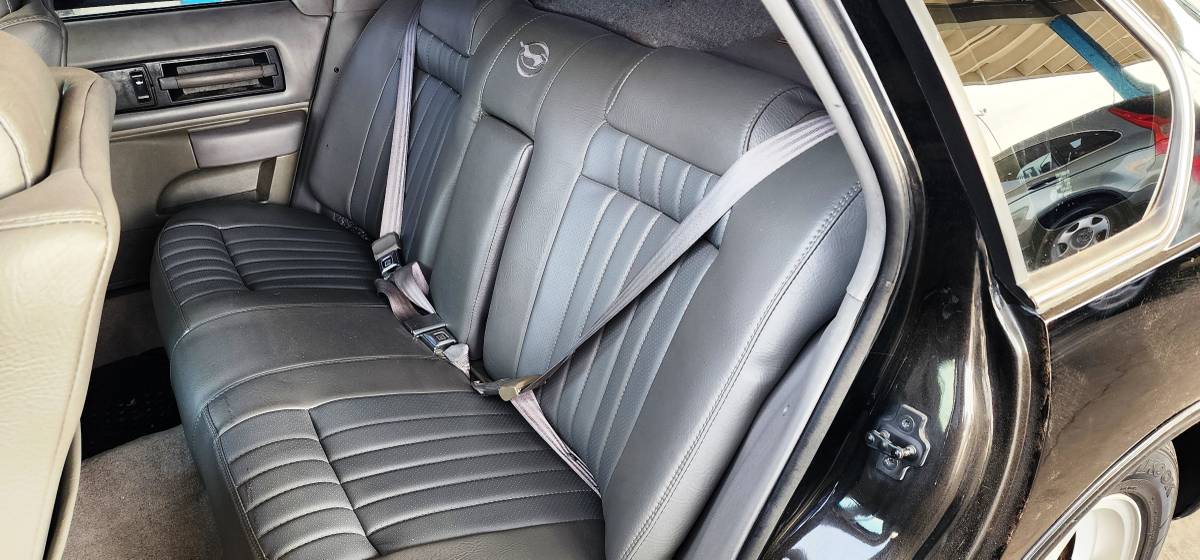 Chevrolet-impala-ss-1996-black-4