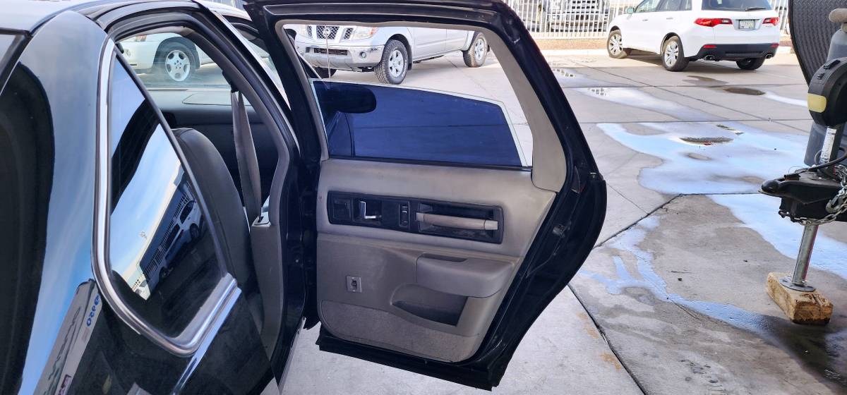 Chevrolet-impala-ss-1996-black-8