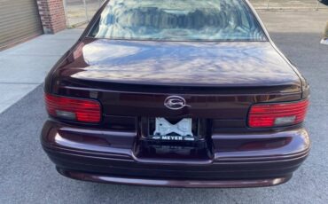 Chevrolet-impala-ss-1996-red-2