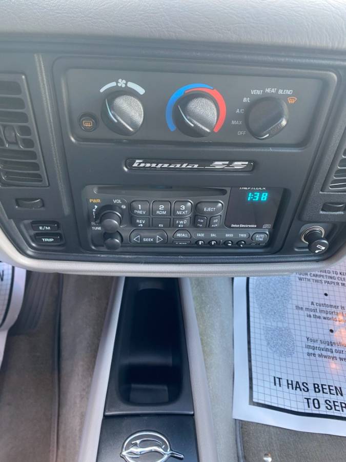 Chevrolet-impala-ss-1996-red-21