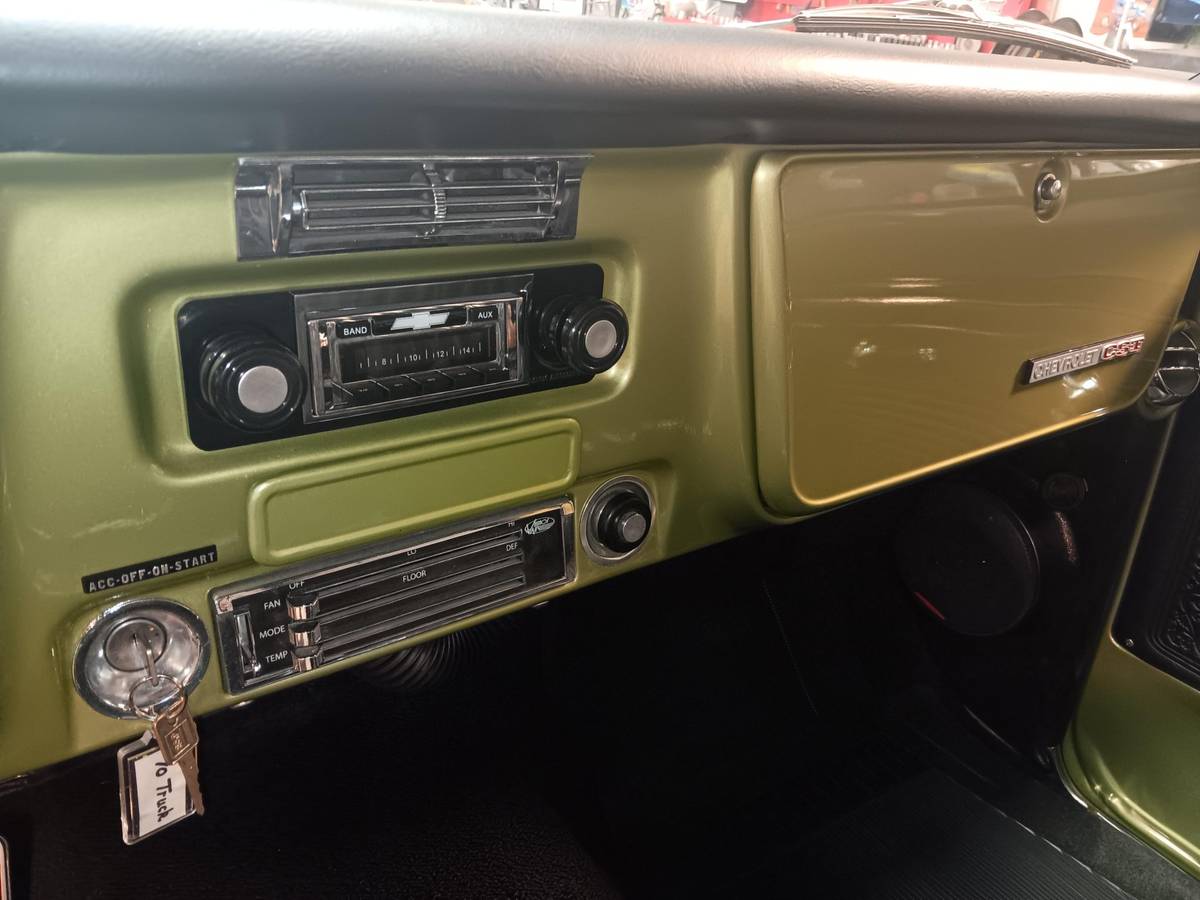 Chevrolet-k10-1970-green-6
