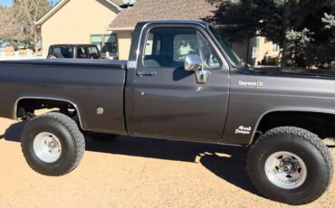 Chevrolet-k10-cheyenne-1973-grey-1