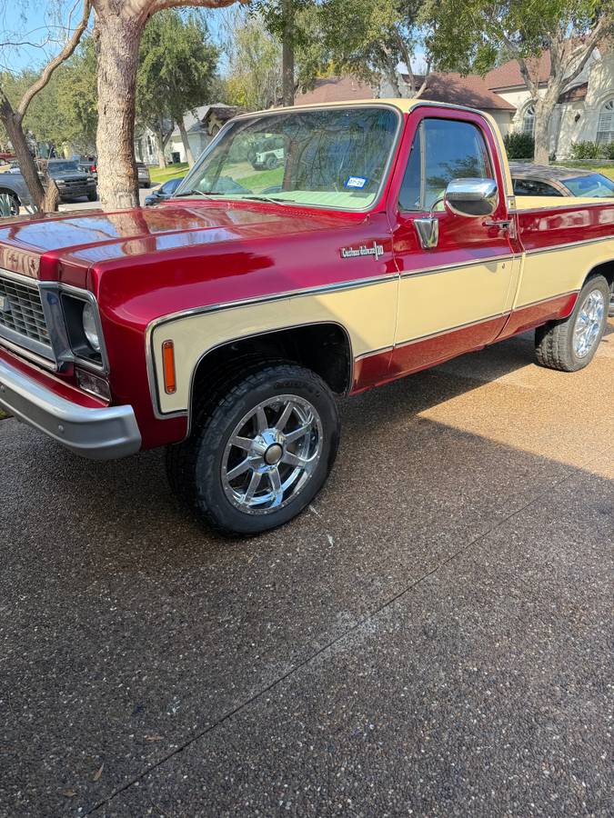 Chevrolet-k10-custom-deluxe-1974-red-1