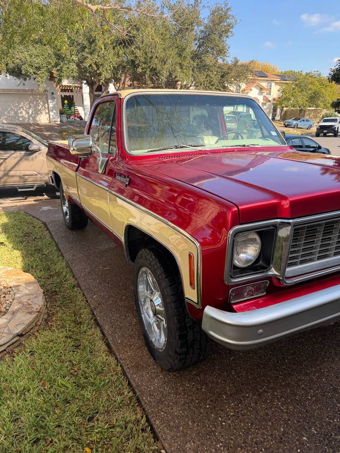 Chevrolet-k10-custom-deluxe-1974-red-3