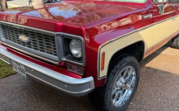 Chevrolet-k10-custom-deluxe-1974-red