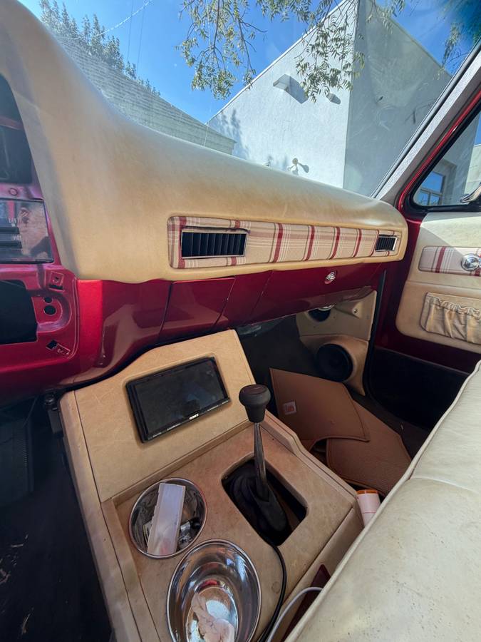 Chevrolet-k10-custom-deluxe-1974-red-6