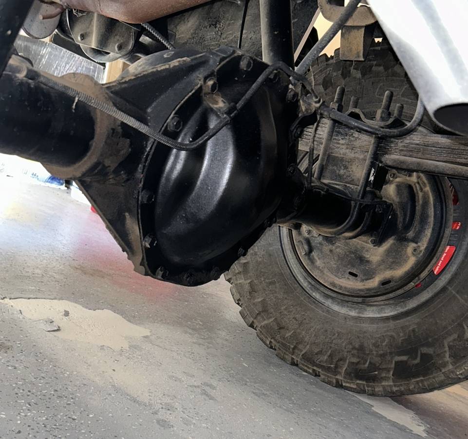 Chevrolet-k20-silverado-4x4-1983-black-3