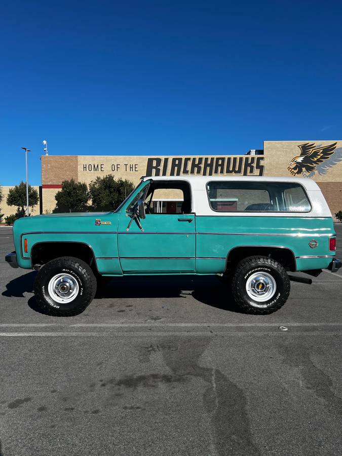 Chevrolet-k5-blazer-1975-green