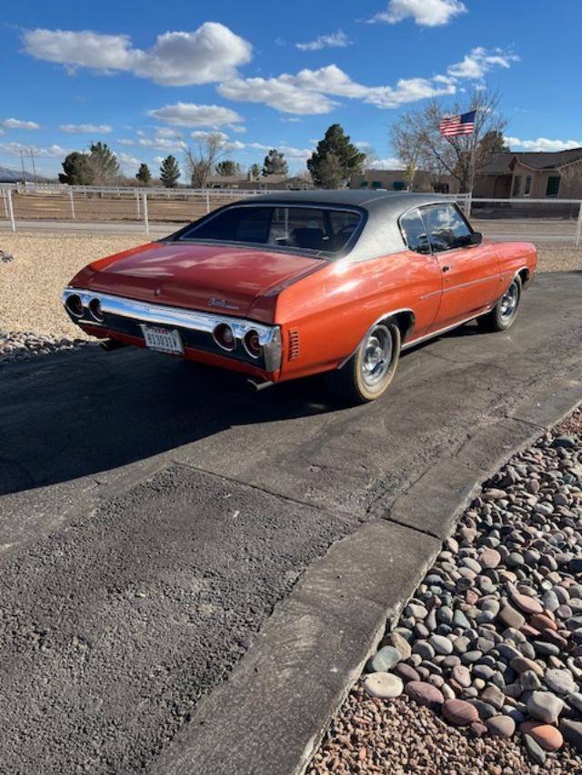 Chevrolet-malibu-1972-orange-1