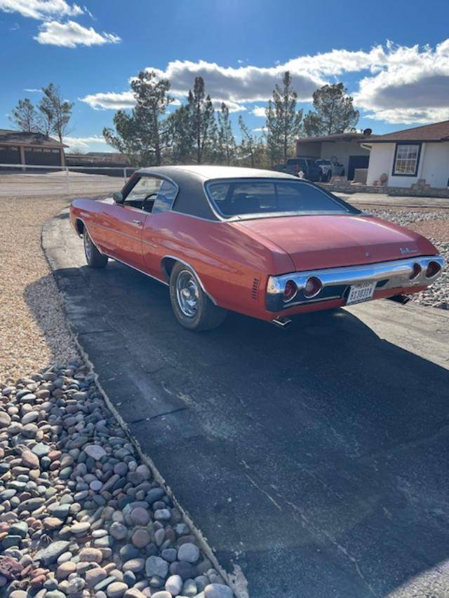 Chevrolet-malibu-1972-orange-12