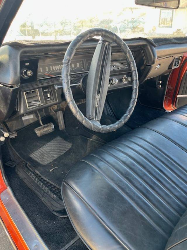 Chevrolet-malibu-1972-orange-3