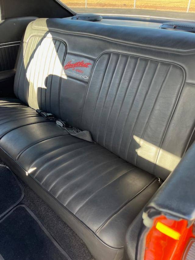 Chevrolet-malibu-1972-orange-7