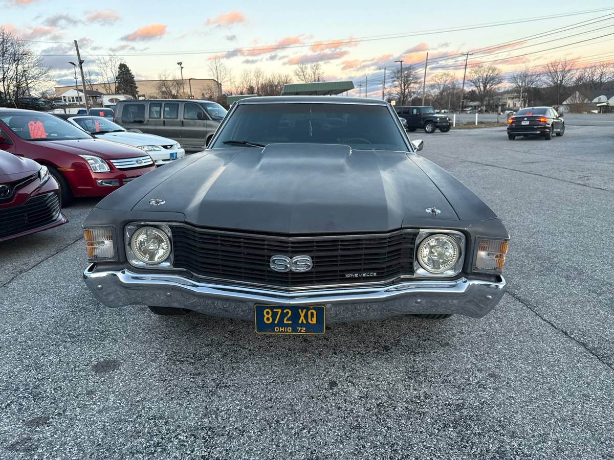 Chevrolet-malibu-wagon-1972-black-1