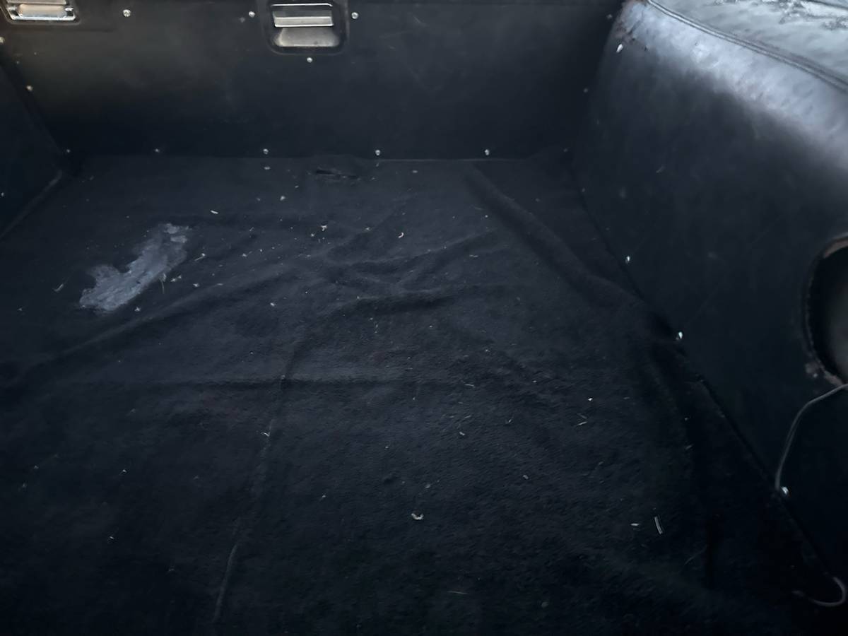 Chevrolet-malibu-wagon-1972-black-10