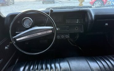 Chevrolet-malibu-wagon-1972-black-11