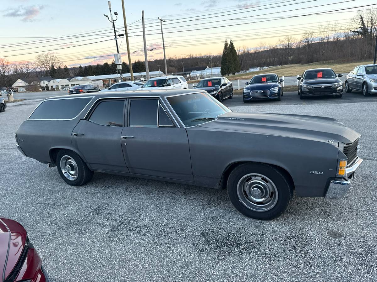 Chevrolet-malibu-wagon-1972-black-3