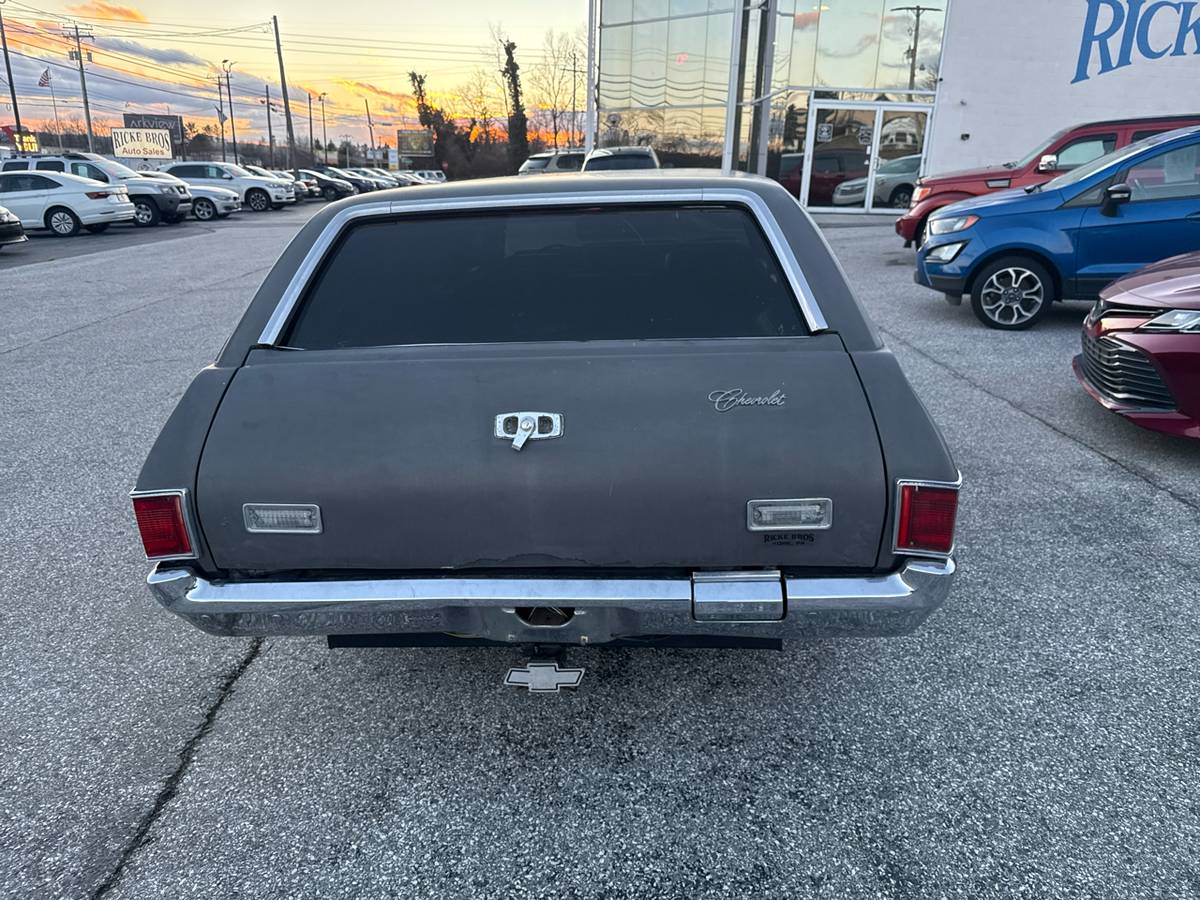 Chevrolet-malibu-wagon-1972-black-5