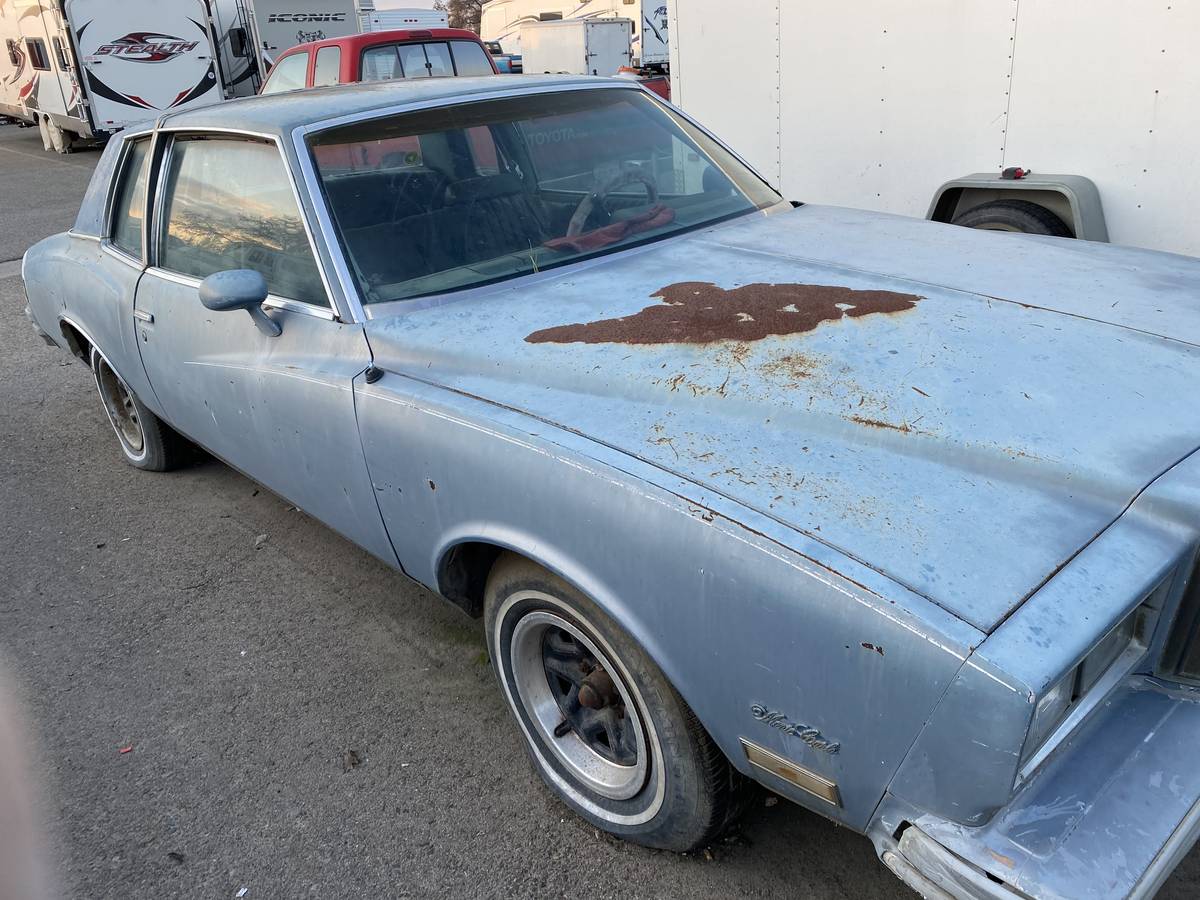 Chevrolet-monte-carlo-1982-4