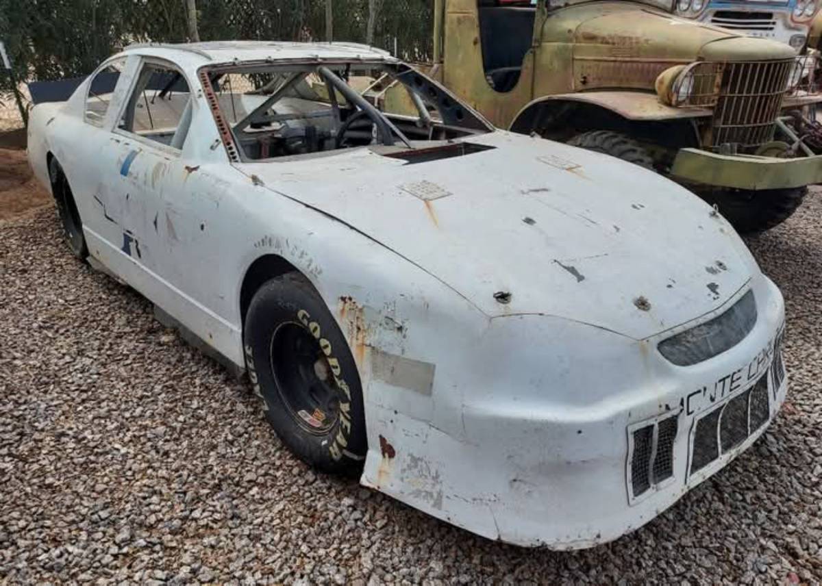 Chevrolet-monte-carlo-ss-1969-white