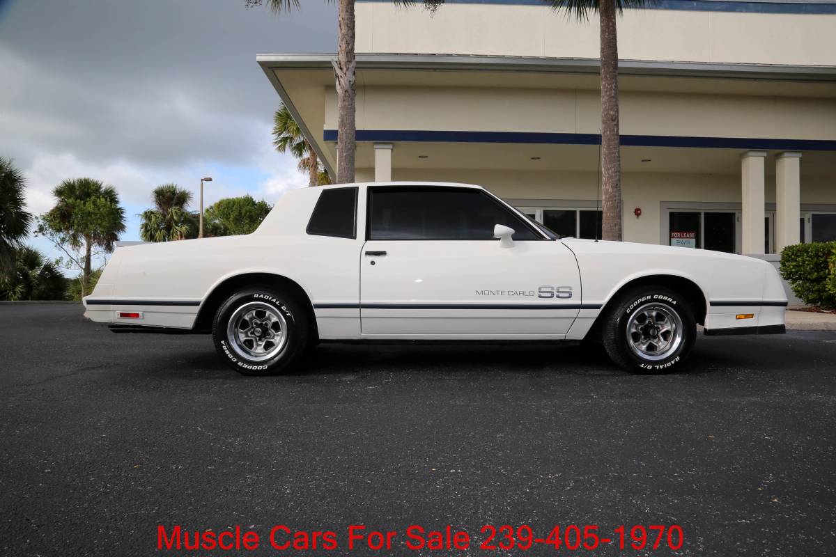 Chevrolet-monte-carlo-ss-1984-white-1