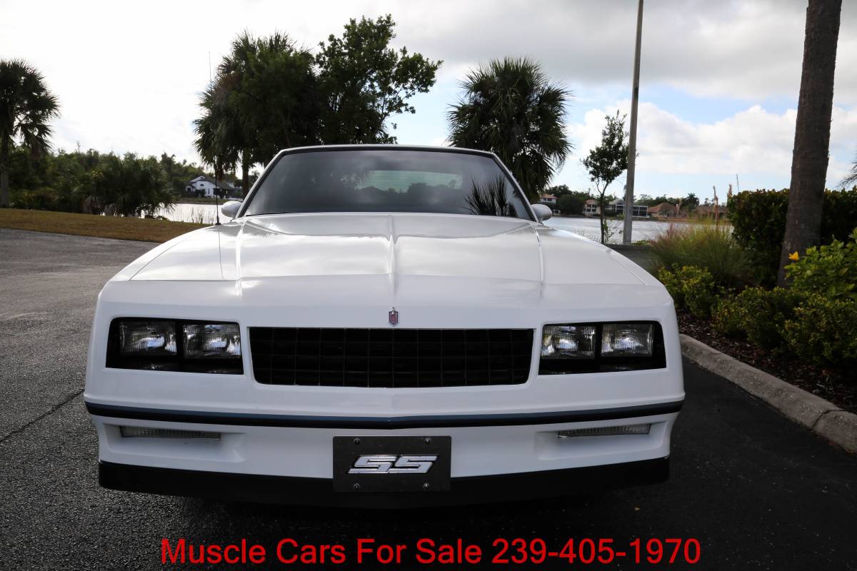 Chevrolet-monte-carlo-ss-1984-white-22