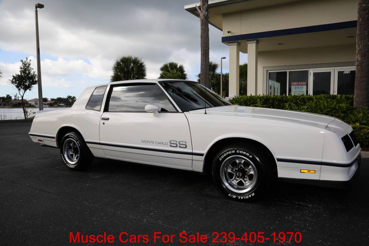 Chevrolet-monte-carlo-ss-1984-white-23