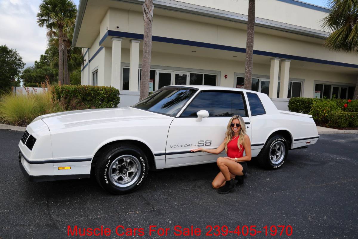 Chevrolet-monte-carlo-ss-1984-white-7