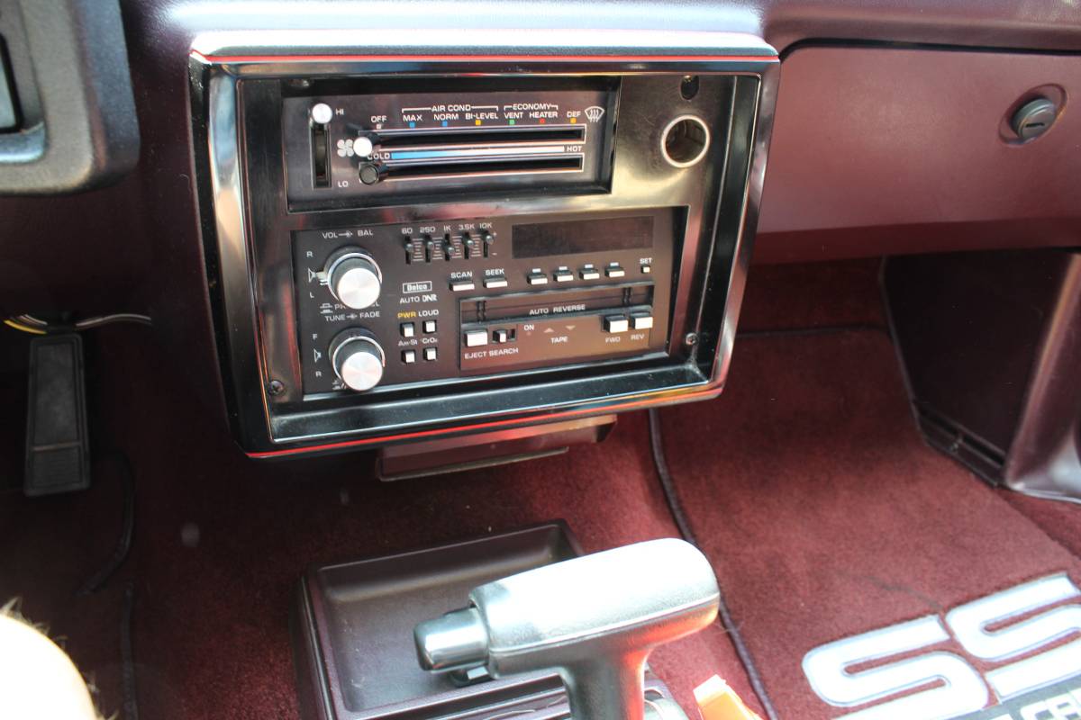 Chevrolet-monte-carlo-ss-1987-black-3