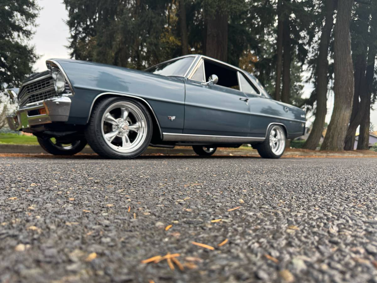 Chevrolet-nova-1967-grey-25