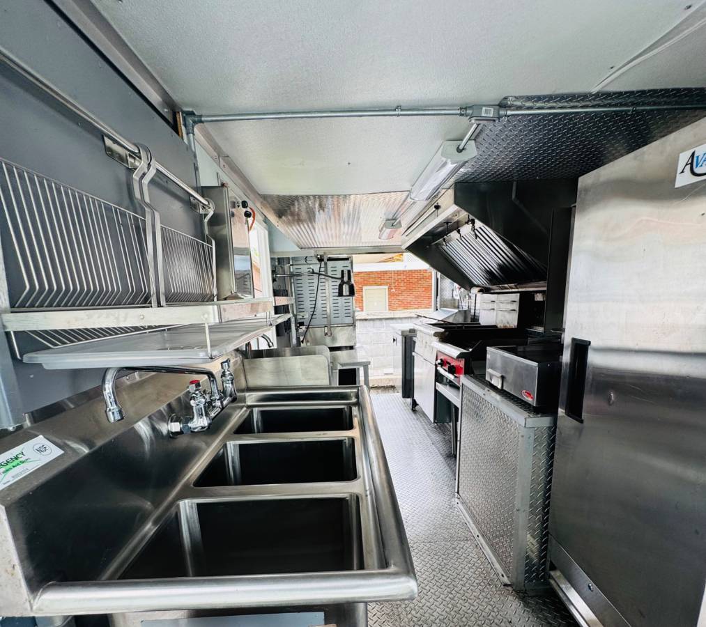 Chevrolet-p30-1979-12