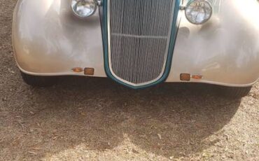 Chevrolet-panel-1935-green-1