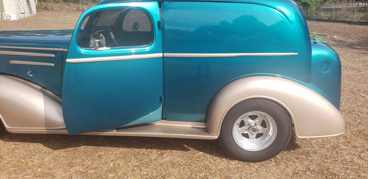 Chevrolet-panel-1935-green-8