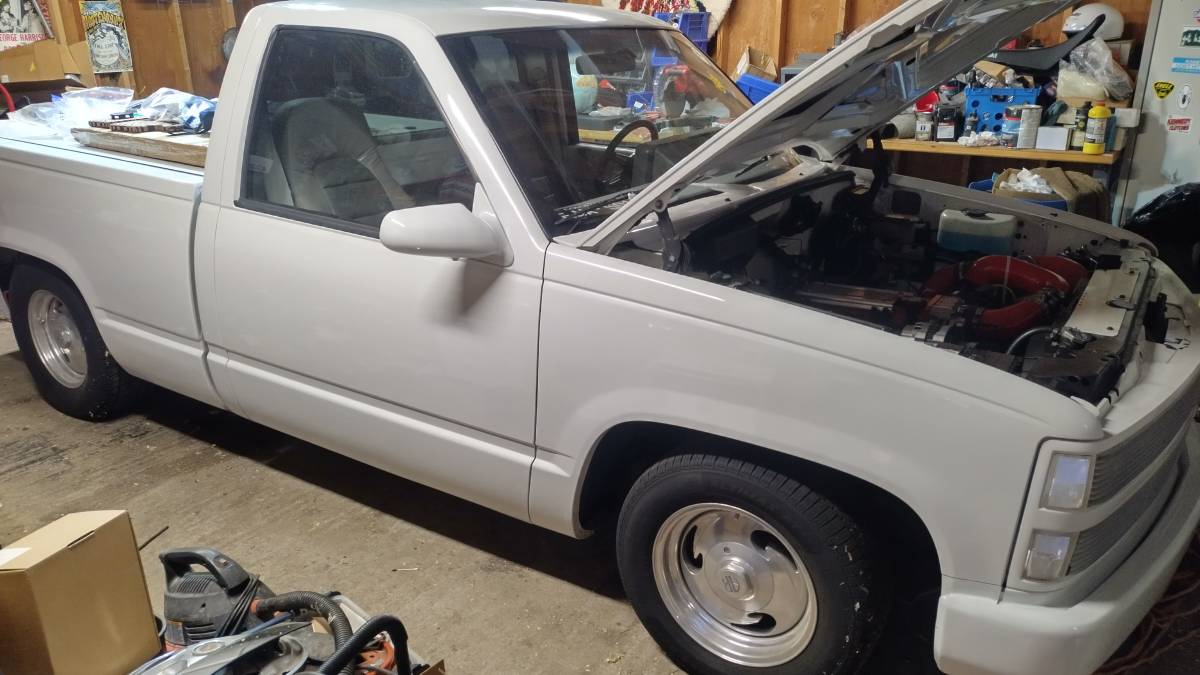 Chevrolet-pick-up-1992-white-1