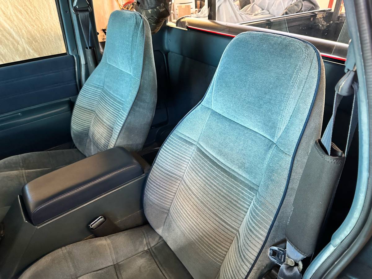 Chevrolet-s-10-tahoe-pick-up-1993-blue-10