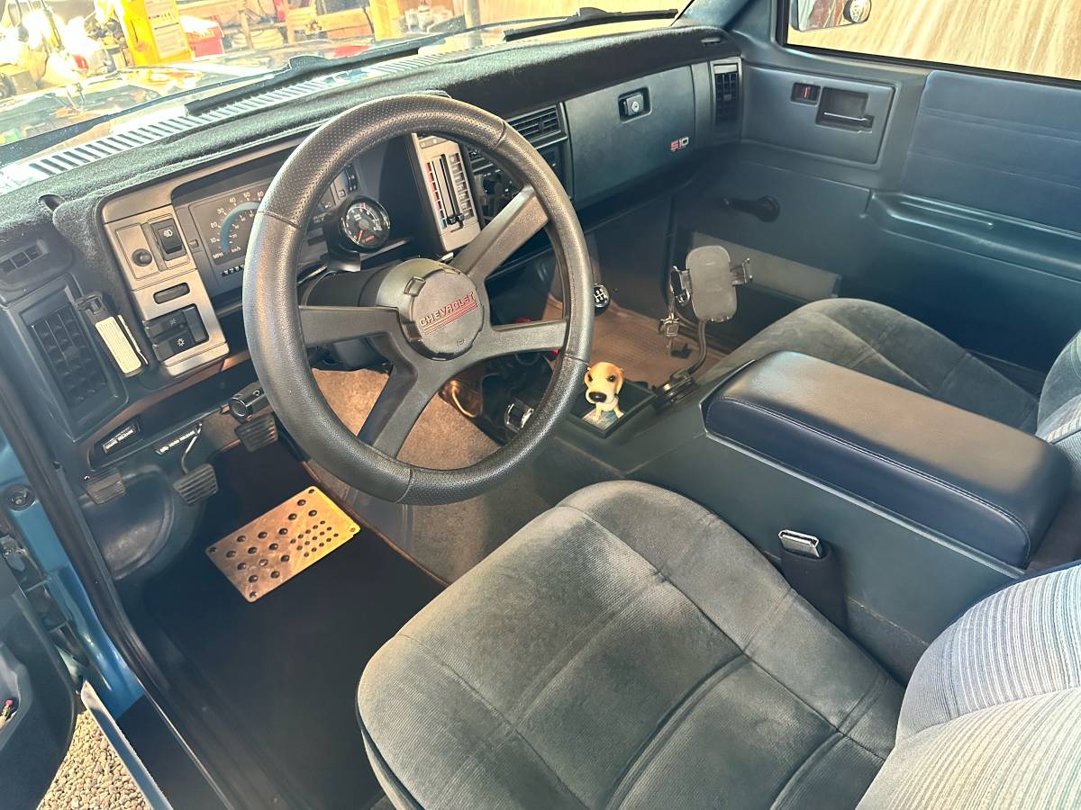 Chevrolet-s-10-tahoe-pick-up-1993-blue-11