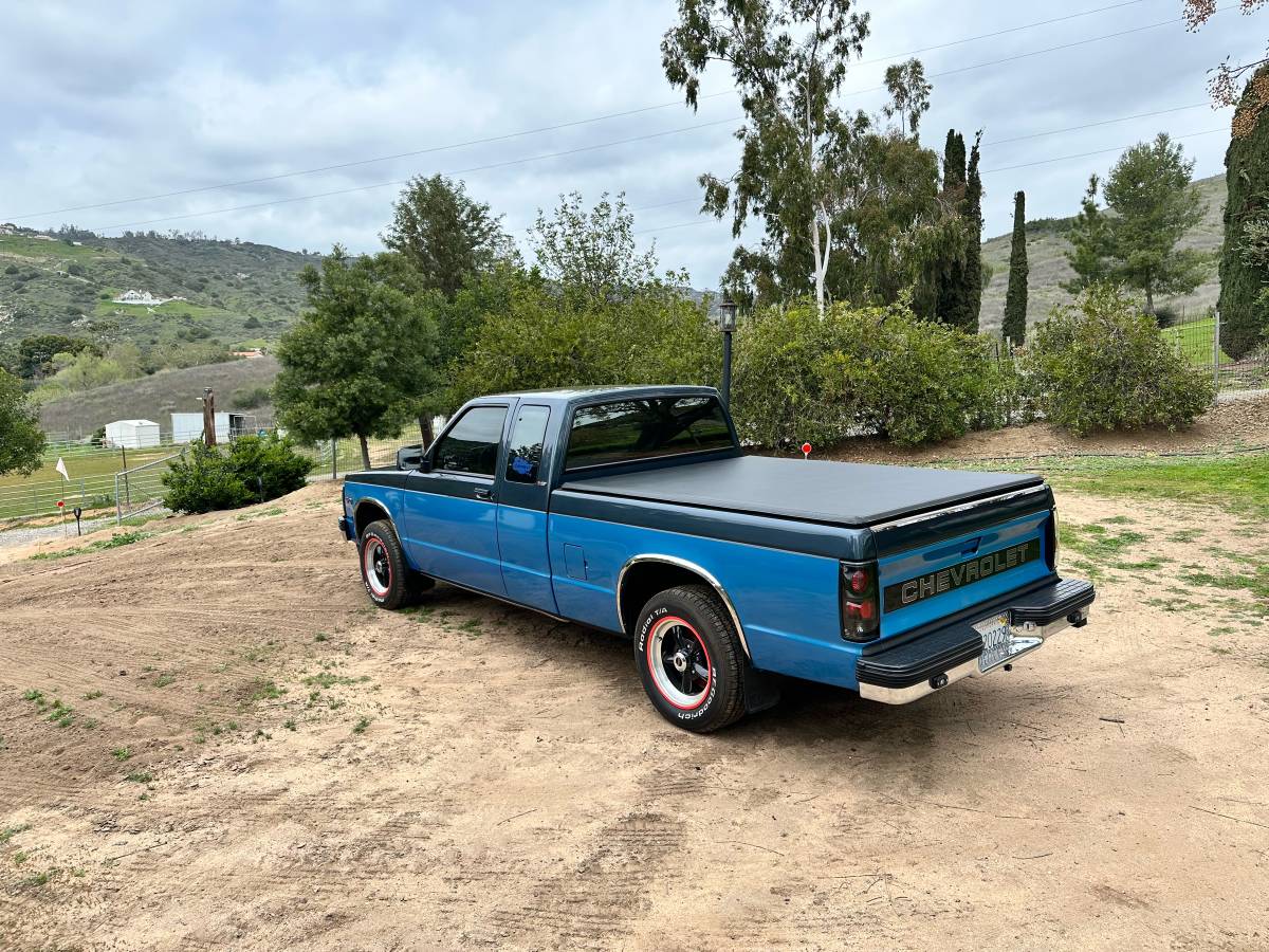 Chevrolet-s-10-tahoe-pick-up-1993-blue-18