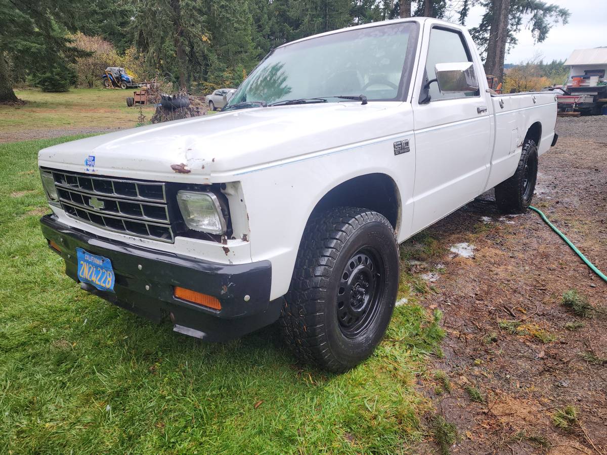 Chevrolet-s10-pickup-1983