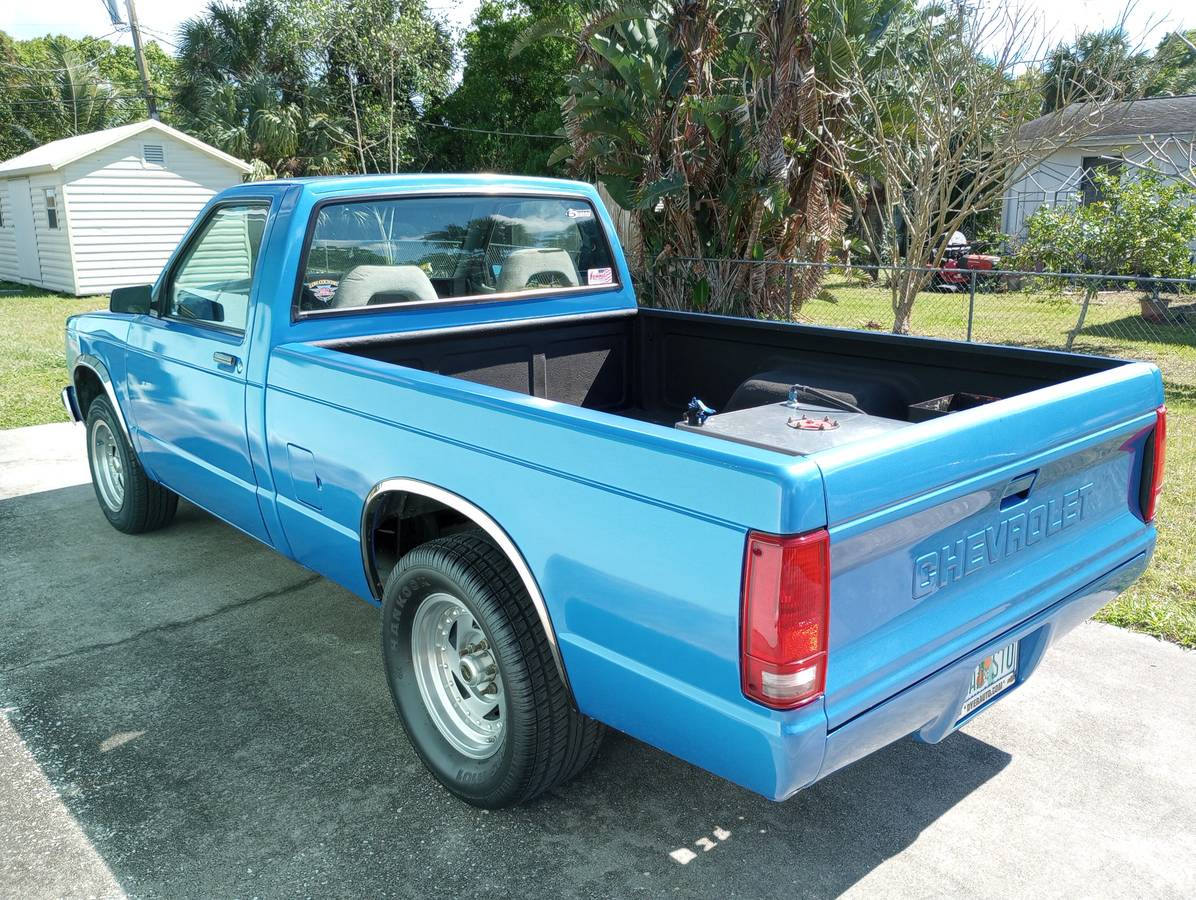 Chevrolet-s10-pickup-1985-blue-5