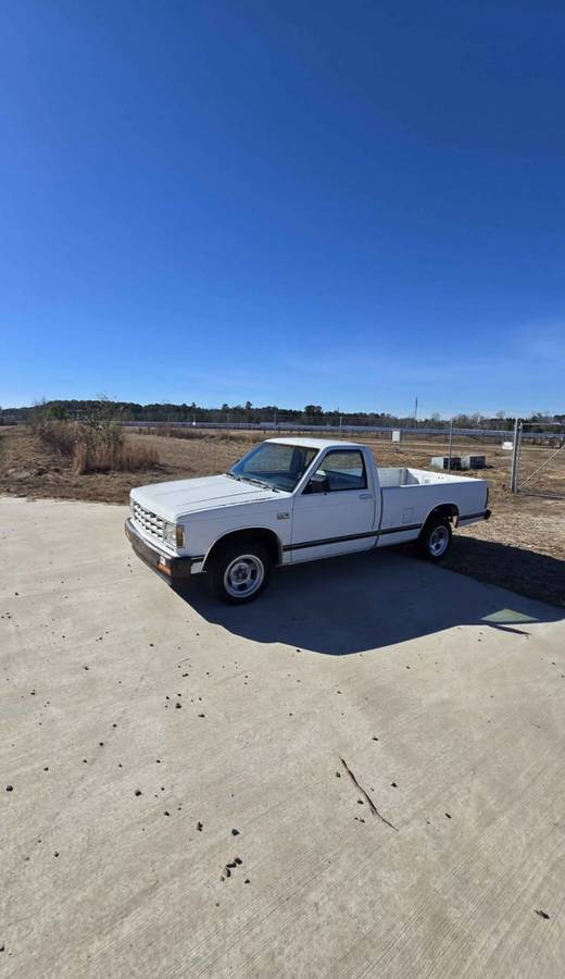 Chevrolet-s10-pickup-1987-white-1