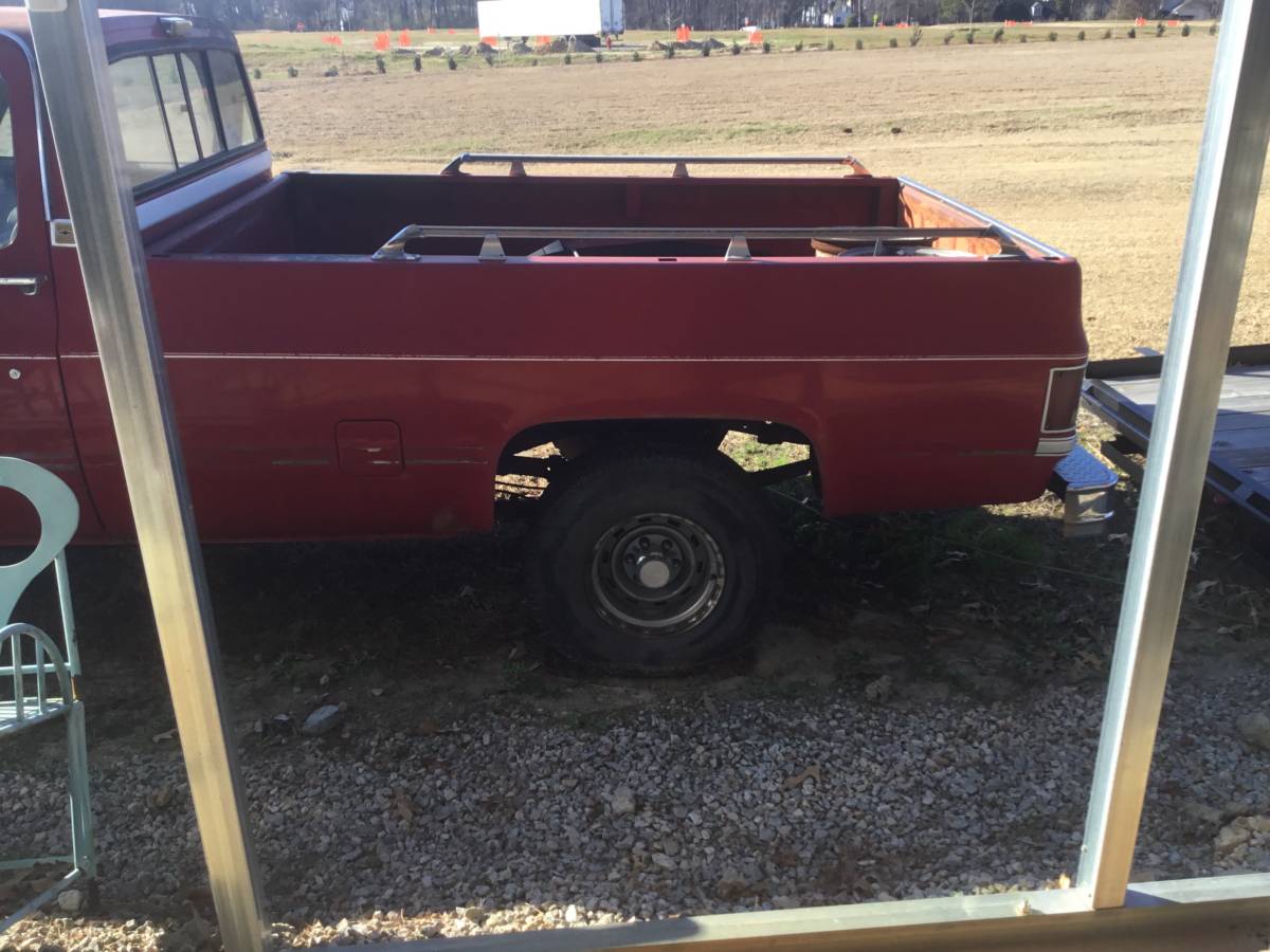 Chevrolet-silverado-1500-1986-red-9